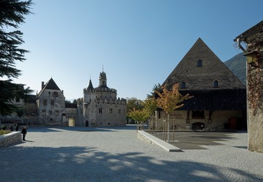 Restructuring  Piazza Neustift - restaurant