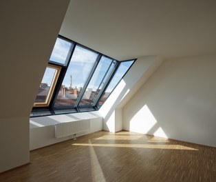 Attic Erdbergstrasse - bedroom