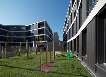 Housing and Business Location Am Garnmarkt - courtyard with kindergarten