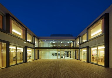 Social Center Klosterreben - courtyard at night