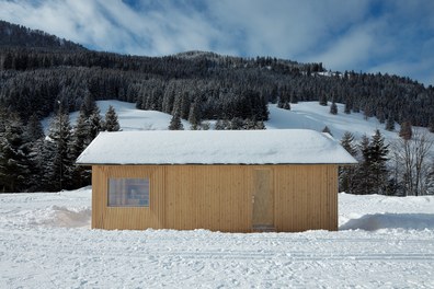 Valüna Lopp - Cabin for Cross-Country Skiers - east facade with entrance