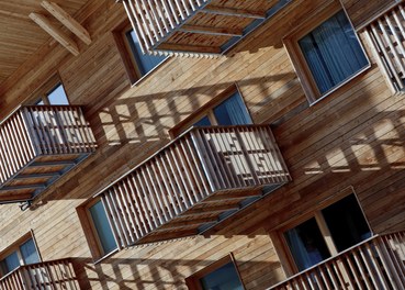 Apartmenthouse Solaris - detail of facade