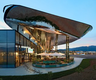 Shopping Center Neukauf Villach - night shot