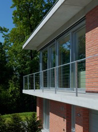 Residence L - detail of facade