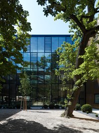 Geriatric Center Liesing - courtyard