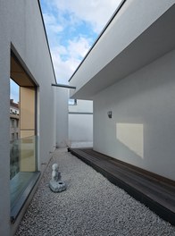 Fo Guang Shan Monastery - courtyard