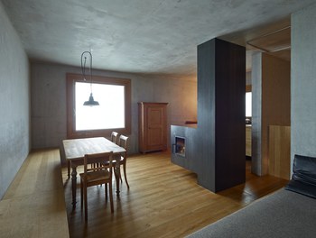 Schutzhaus - living-dining room
