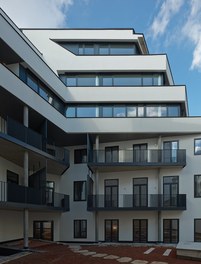 Conversion Heumühlgasse - view from courtyard