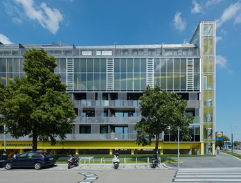 Housing Complex Raxstrasse - view from west