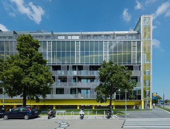 Housing Complex Raxstrasse - view from west