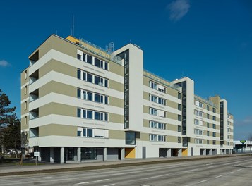 Housing Estate Wagramerstrasse - view from southeast