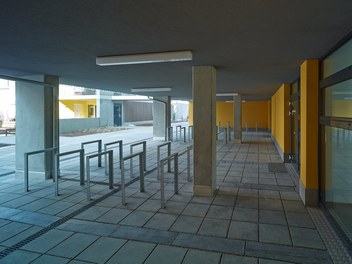 Housing Estate Wagramerstrasse - bicycle stand