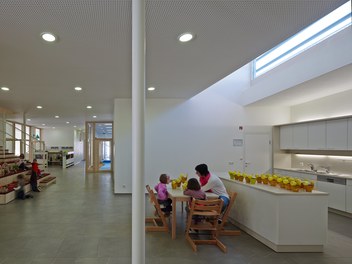 Kindergarten Ybbsitz - main hall with kitchen