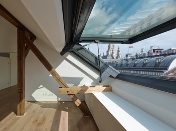 Attic Conversion Stadiongasse - interior