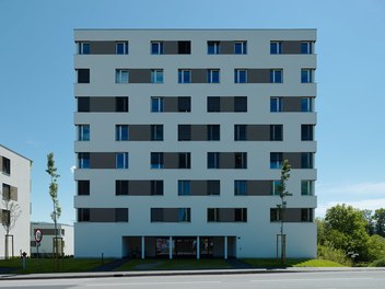 Housing Estate Rheinstrasse West - north facade