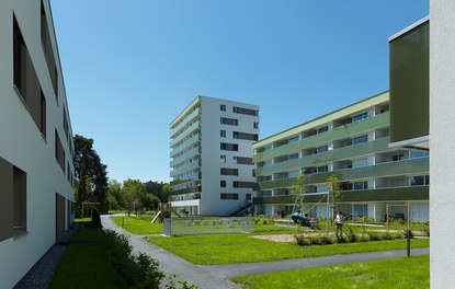 Housing Estate Rheinstrasse West - courtyard