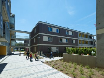 Housing Estate Wagramerstrasse - courtyard