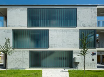 Housing Estate Wagramerstrasse - detail of facade