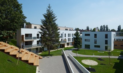 Housing Estate Breitenfurterstrasse - courtyard