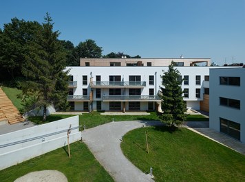 Housing Estate Breitenfurterstrasse - courtyard