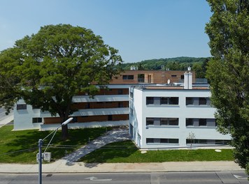 Housing Estate Breitenfurterstrasse - east facade