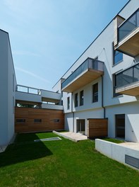 Housing Estate Breitenfurterstrasse - detail of facade