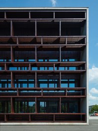 Headquarter Schertler-Alge - detail of facade