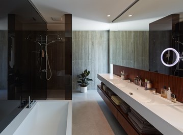 Residence L - bathroom