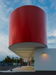 Media Markt Klagenfurt - detail of facade