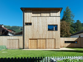 Residence Klein - garden view with closed shutters