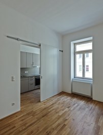 Residential House Diehlgasse - view into kitchen