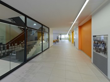 Bundesschulzentrum Ried - corridor