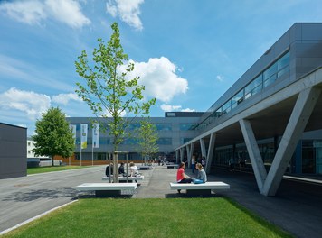 Bundesschulzentrum Ried - courtyard