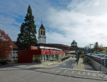 Community Center Eichgraben - courtyard