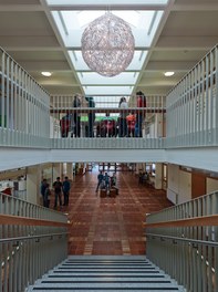 Mittelschule Ybbsitz - auditorium with staircase