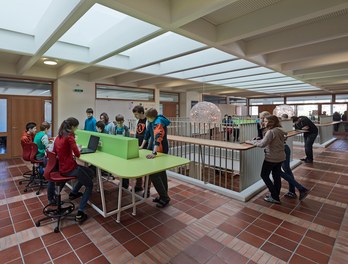 Mittelschule Ybbsitz - break hall with media station