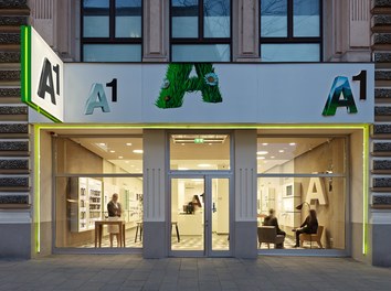 A1 Shop Mariahilferstrasse - night shot