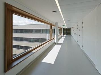 Landesklinikum Mödling - corridor