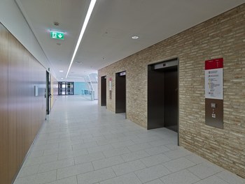 Landesklinikum Mödling - corridor