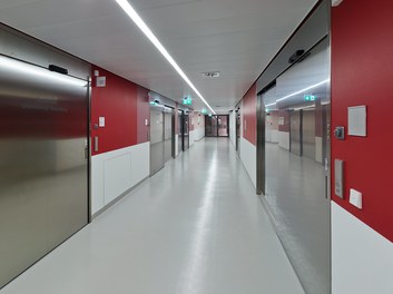 Landesklinikum Mödling - corridor