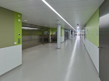 Landesklinikum Mödling - corridor