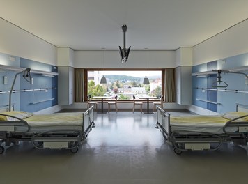 Landesklinikum Mödling - hospital room