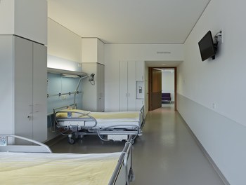 Landesklinikum Mödling - hospital room