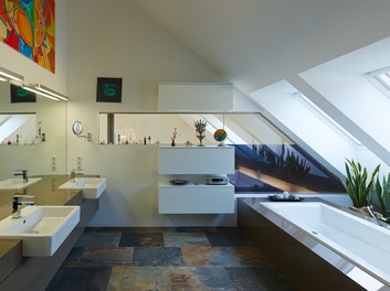 Residence R - bathroom