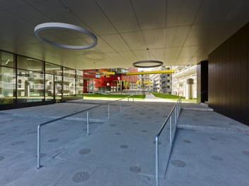 Housing Complex Sonnwendviertel - view into courtyard