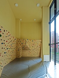 Housing Complex Sonnwendviertel - climbing wall