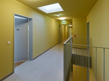 Housing Complex Sonnwendviertel - corridor