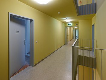 Housing Complex Sonnwendviertel - corridor