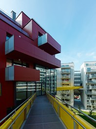 Housing Complex Sonnwendviertel - view from bridge