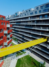 Housing Complex Sonnwendviertel - bridge